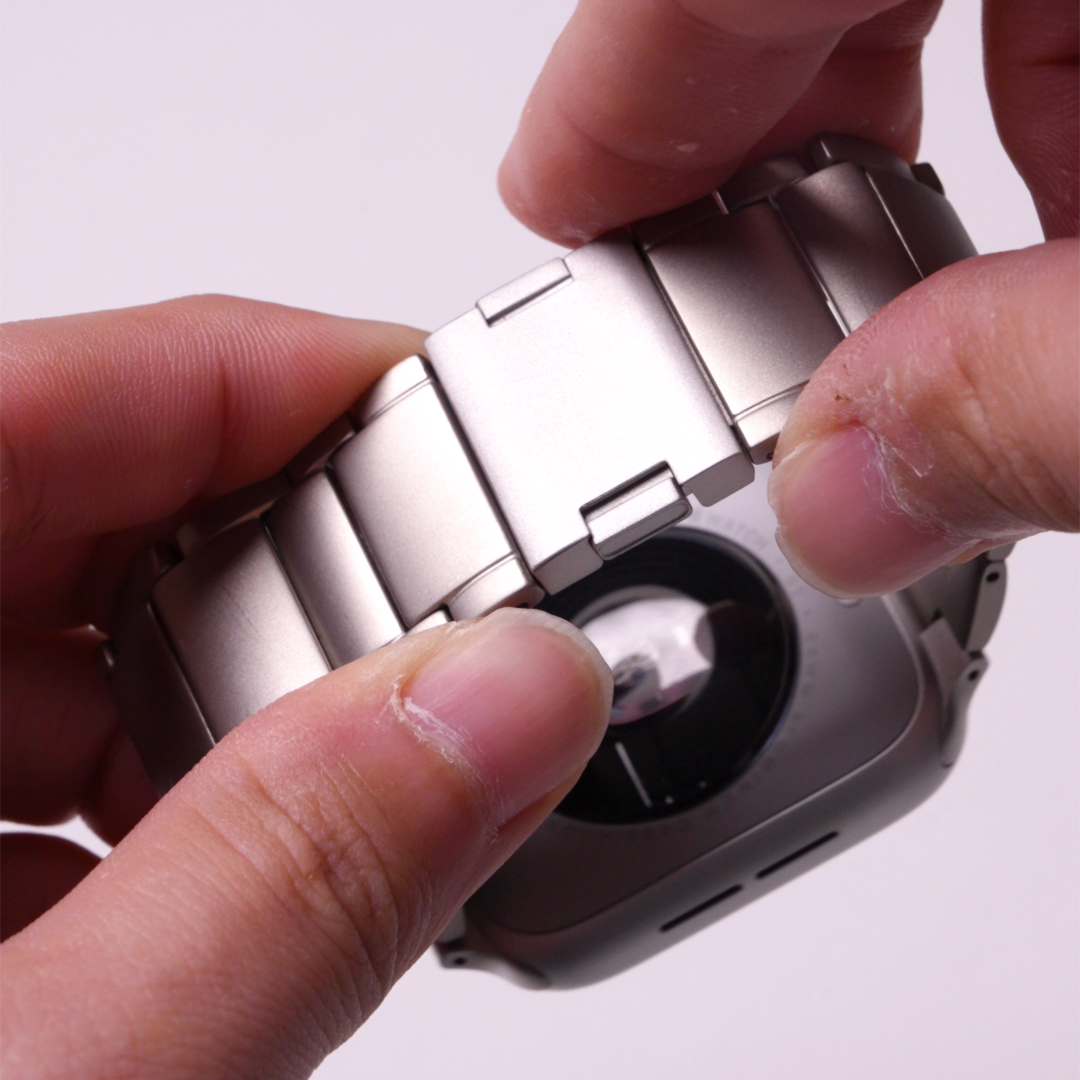 [4 colors available] Classic magnetic titanium band [Apple Watch]
