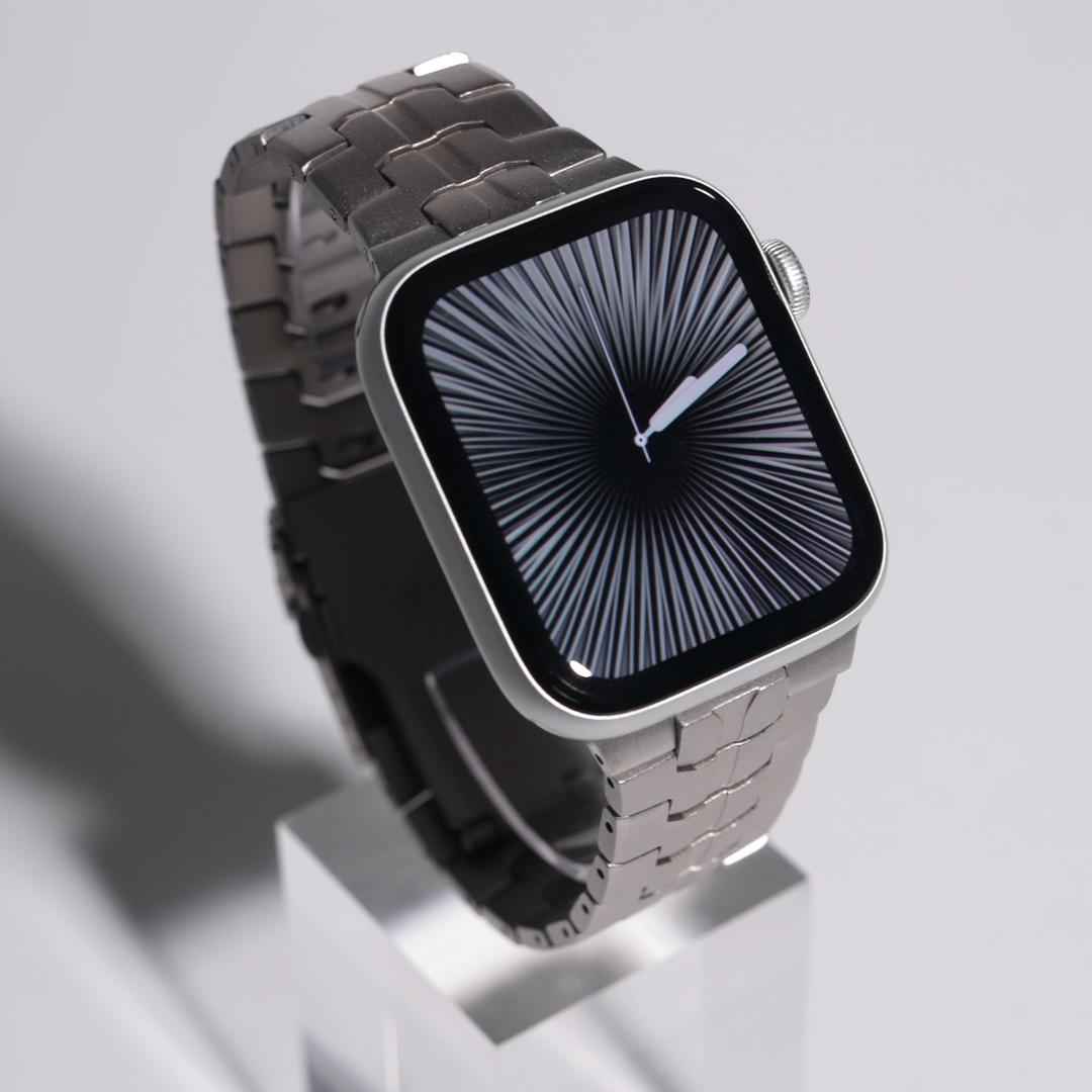 [No Tools Required] Modern Armor Titanium Band [Apple Watch]