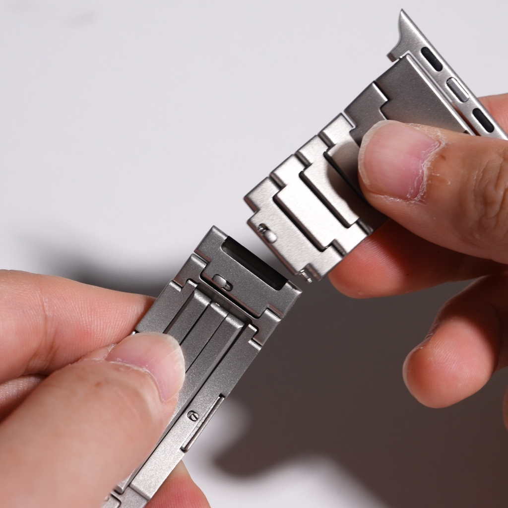 [Addictive Form] Titanium Urban Metal Band [Apple Watch]