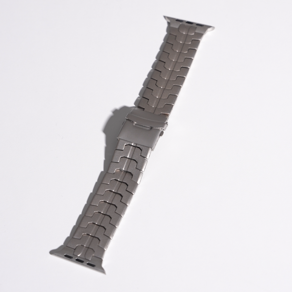 [No Tools Required] Modern Armor Titanium Band [Apple Watch]