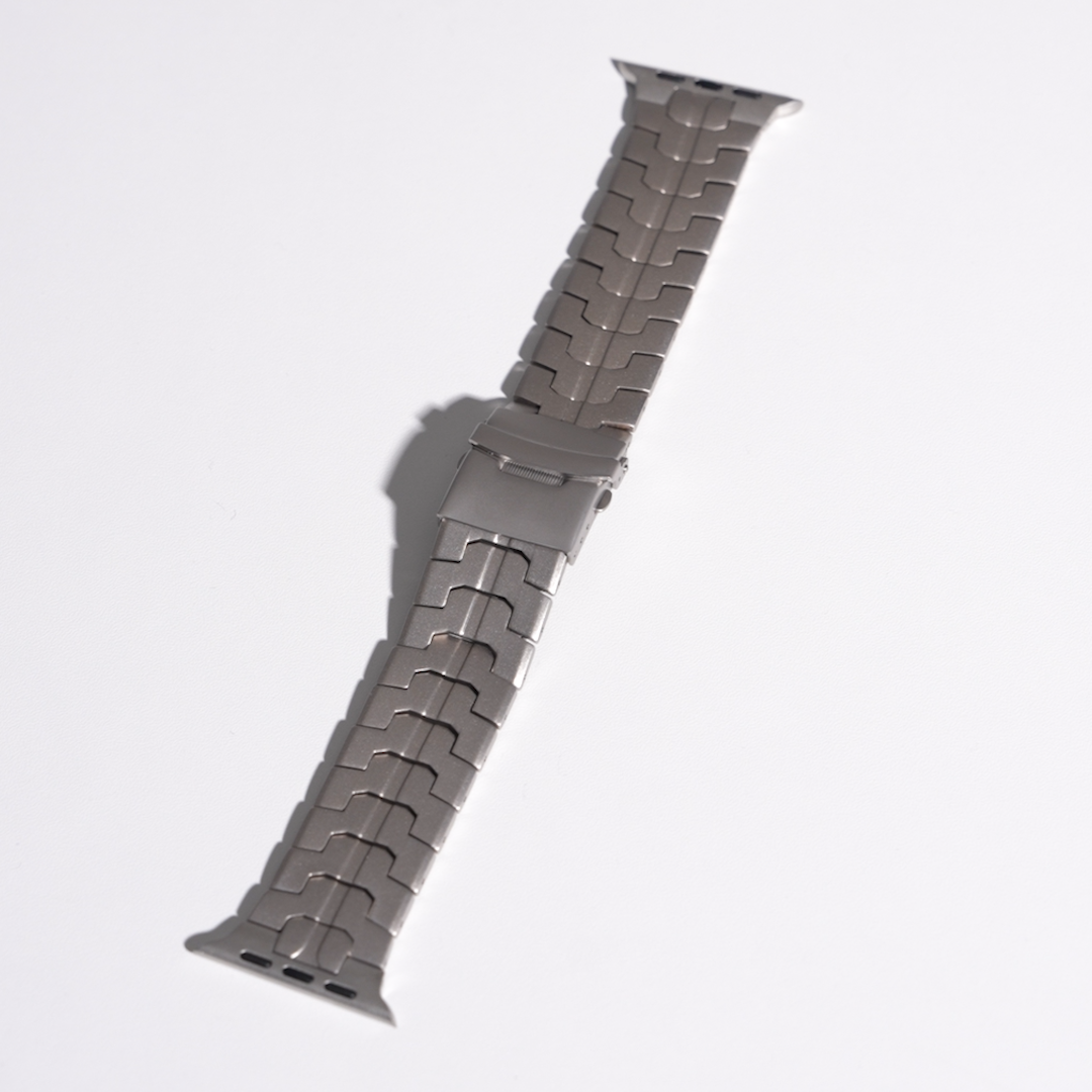 [No Tools Required] Modern Armor Titanium Band [Apple Watch]