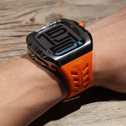 【スウェーデン生まれ】ハイエンドケース一体型バンド【Y24（ワイトゥエンティーフォー）】