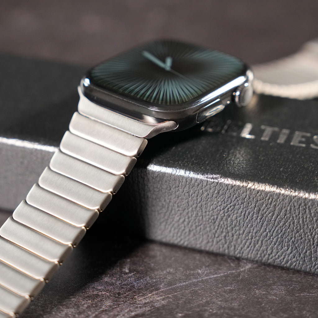 [Minimalist Design] Magnetic Bamboo Titanium Band [Apple Watch]
