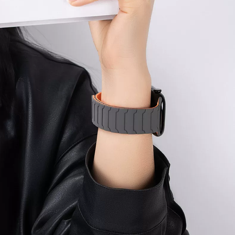 [Easy to attach with magnets] Link Pattern Magnetic Band [Apple Watch]