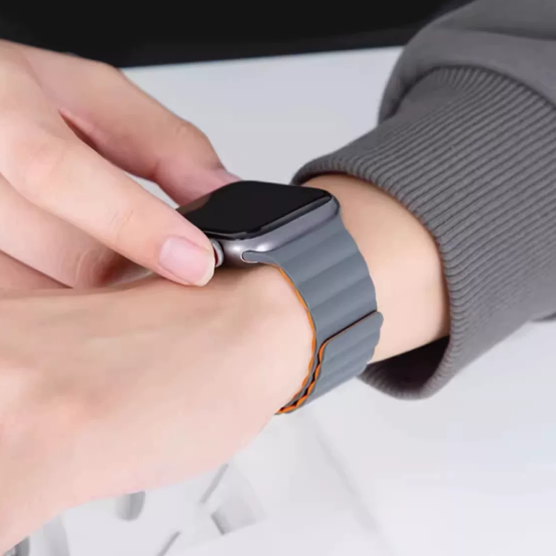 【軽量で簡単調節】シリコンマグネットタイプバンド【アップルウォッチ】