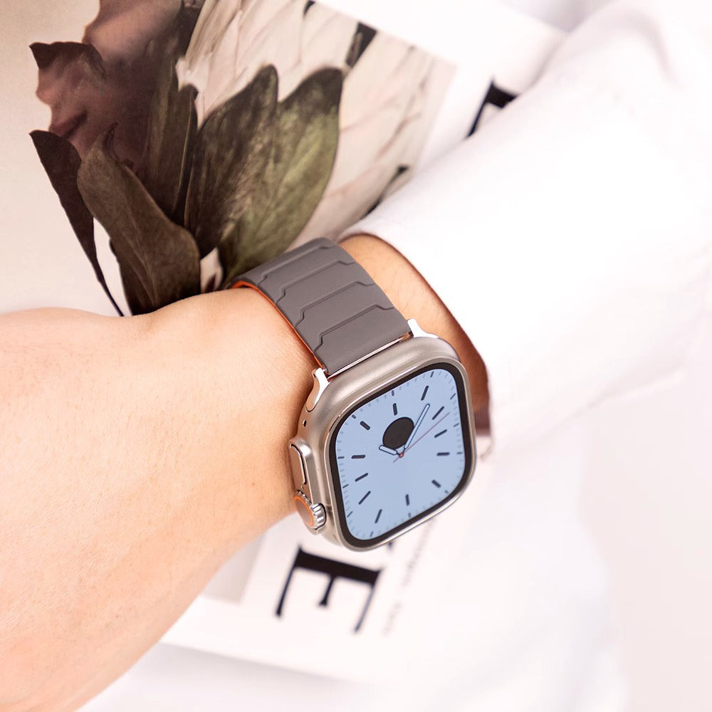 [Easy to attach with magnets] Link Pattern Magnetic Band [Apple Watch]
