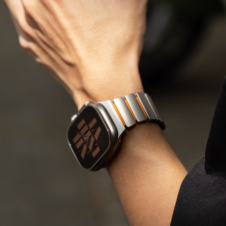 【新感覚デザイン】ツイストラバーチタンバンド【アップルウォッチ】