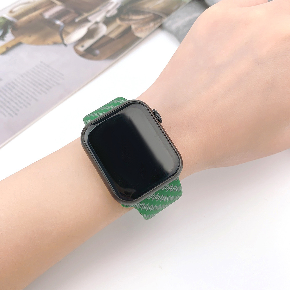 【上質スポーティー】カーボンパターンシリコンバンド【アップルウォッチ】