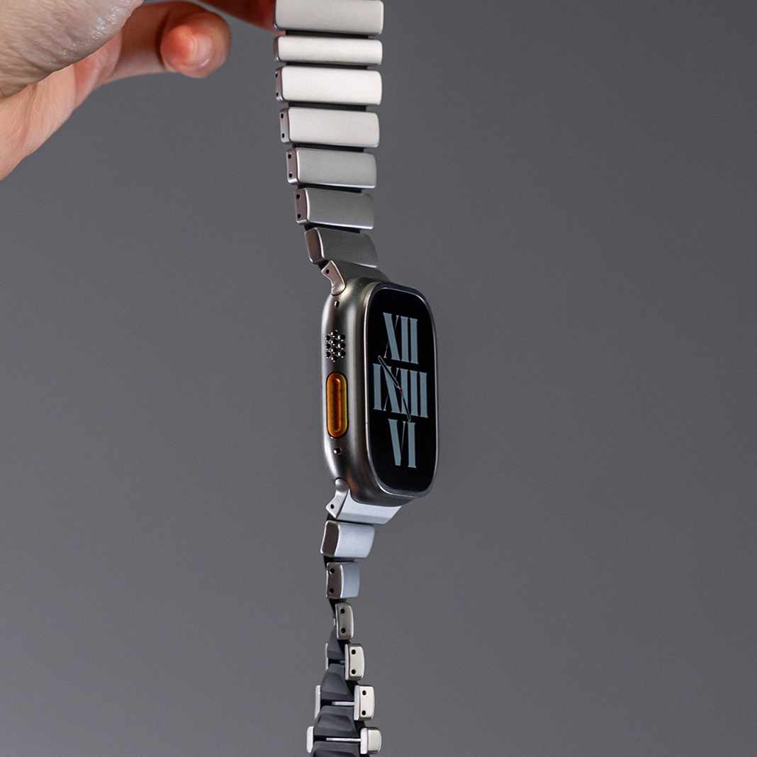 【新感覚デザイン】ツイストラバーチタンバンド【アップルウォッチ】