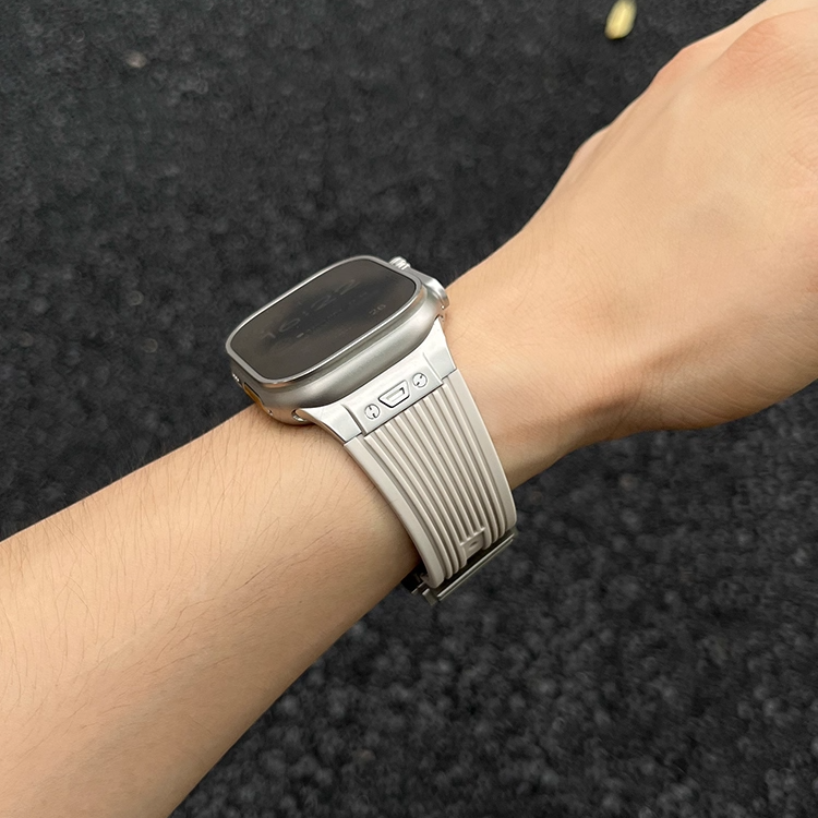 【目玉商品】メタルアクセントシリコンバンド【アップルウォッチ】