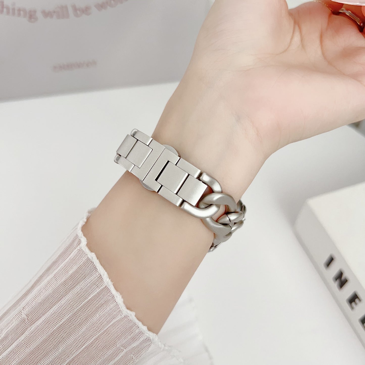 【レディースラグジュアリー】ジュエリーチェーンメタルバンド【アップルウォッチ】