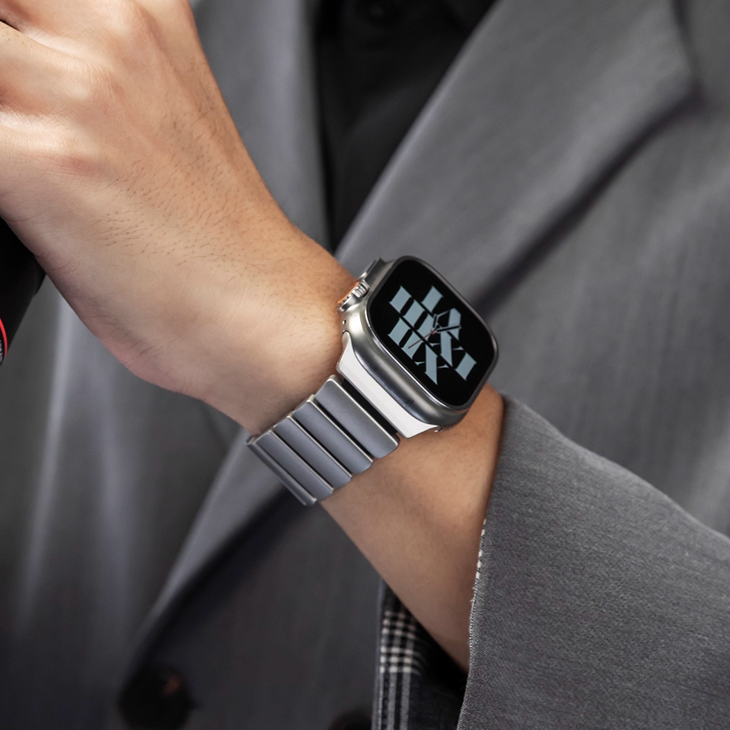 【新感覚デザイン】ツイストラバーチタンバンド【アップルウォッチ】