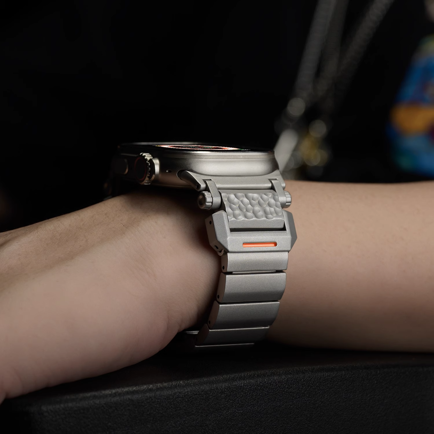 【無骨かつ上質】ハンマーテクスチャチタンバンド【アップルウォッチ】