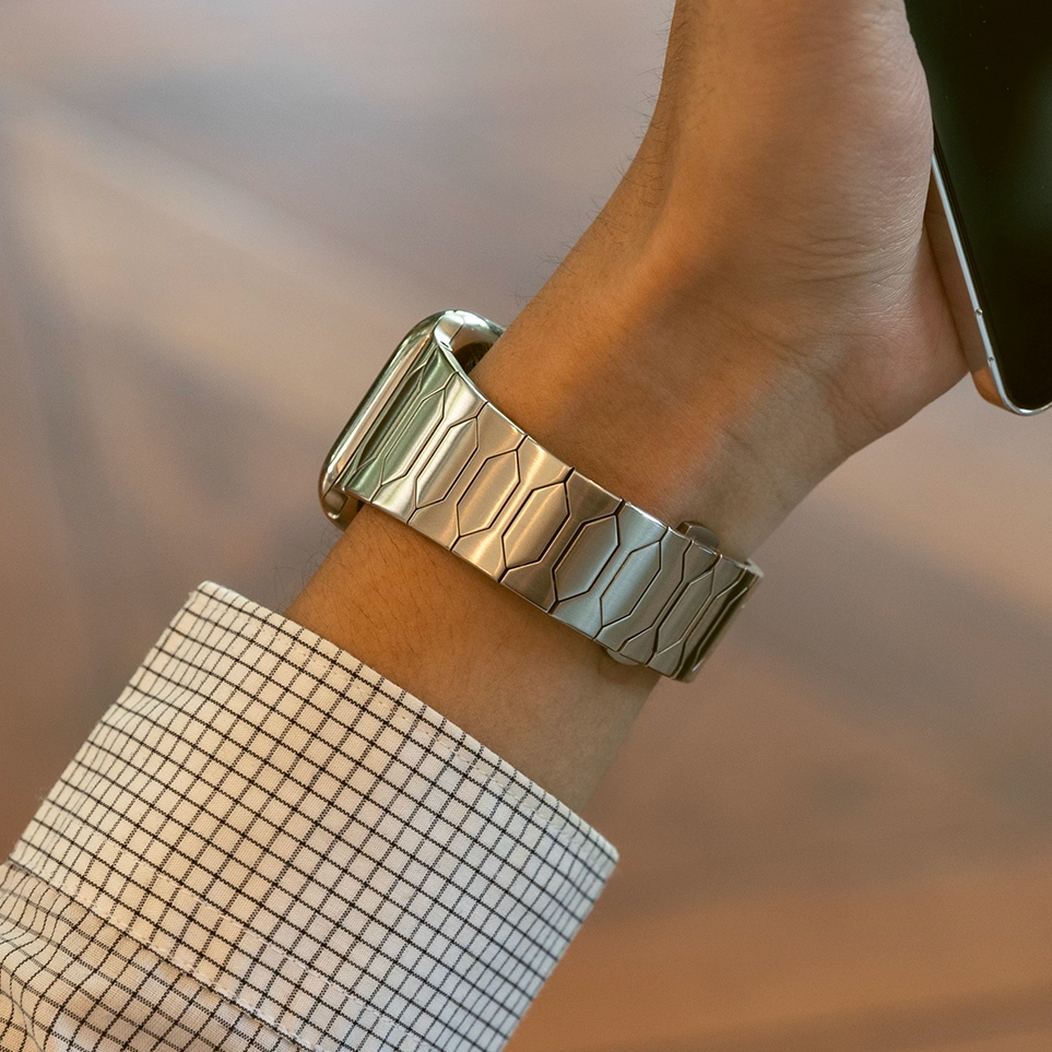 シルバークラウン】クロスジョイントメタルバンド【アップルウォッチ