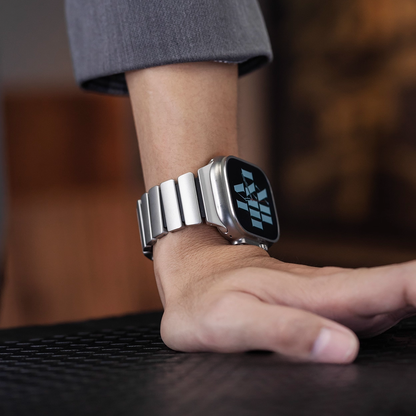 【新感覚デザイン】ツイストラバーチタンバンド【アップルウォッチ】