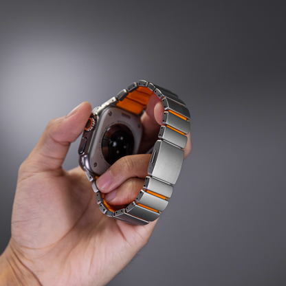 【新感覚デザイン】ツイストラバーチタンバンド【アップルウォッチ】