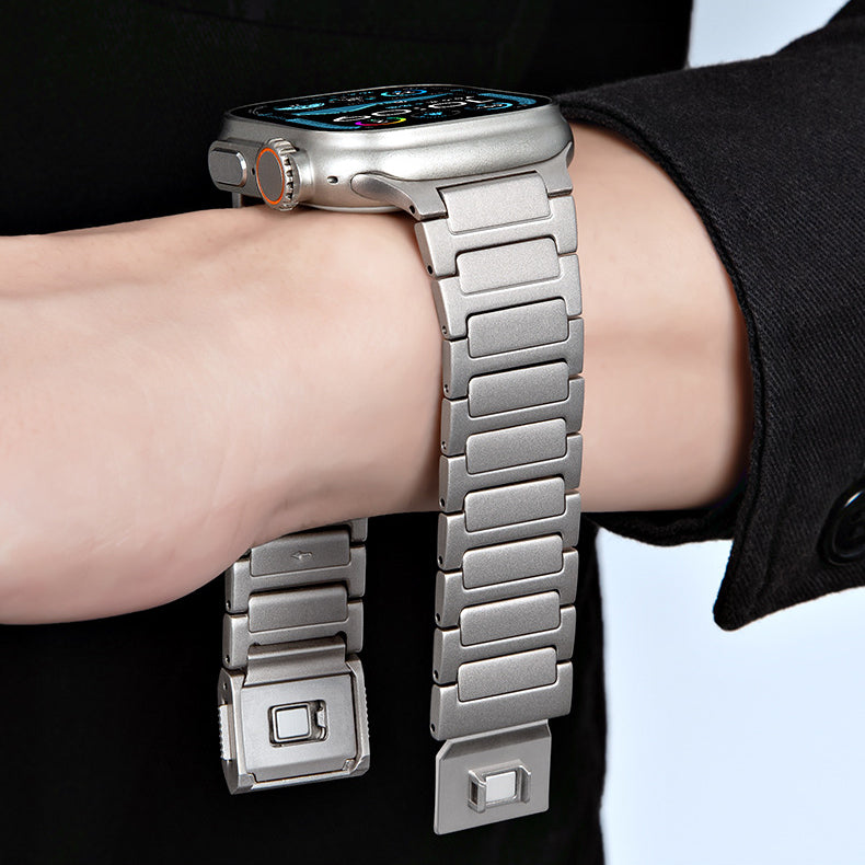 [Titanium Shine] Magnetic Clasp Titanium Band [Apple Watch]