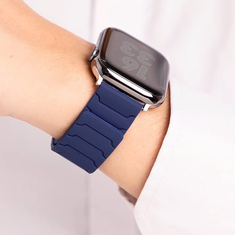 [Easy to attach with magnets] Link Pattern Magnetic Band [Apple Watch]
