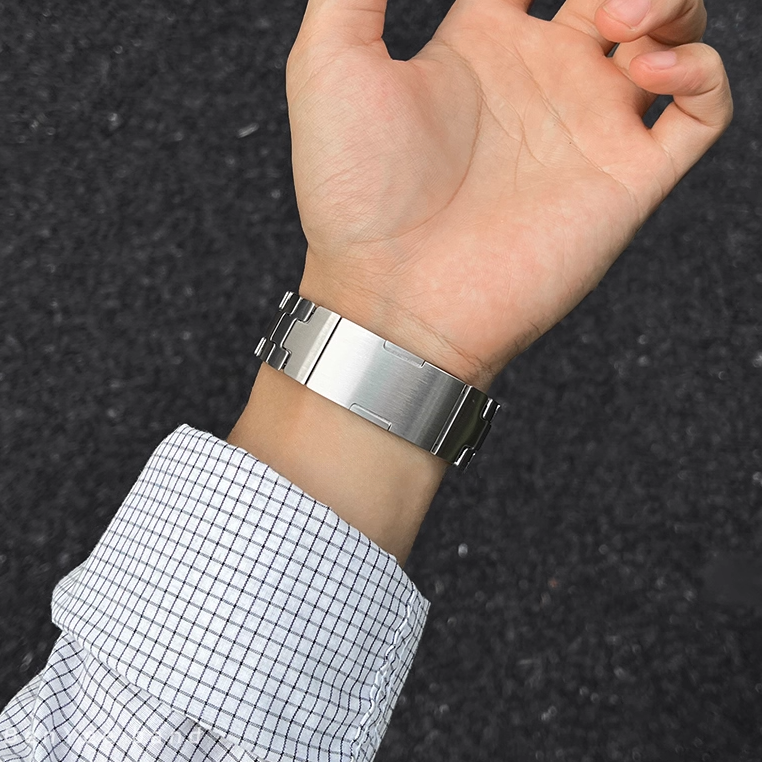 【最新デザイン】モダンカットステンレスバンド【アップルウォッチ】