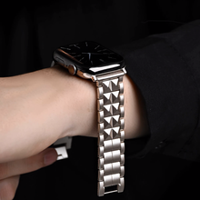 [Silver Crown] Pyramid Link Metal Band [Apple Watch]