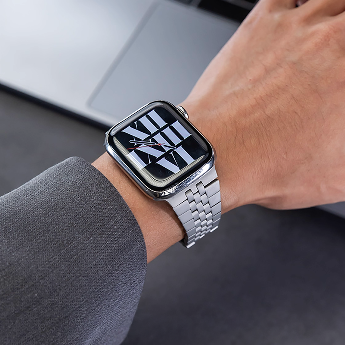 【重厚でエレガント】センターストライプメタルバンド【アップルウォッチ】
