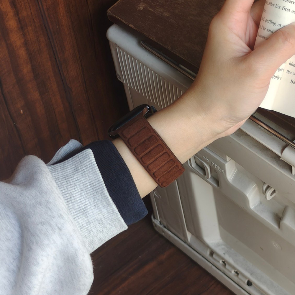 【軽やかに馴染む】スエードタッチマグネットバンド【アップルウォッチ】