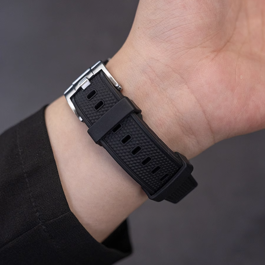 【男前デザイン】メカニカルタフシリコンバンド【アップルウォッチ】