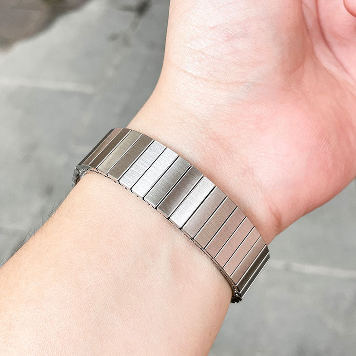 [2 colors available] Solo Loop Bellows Stainless Steel Band [Apple Watch]