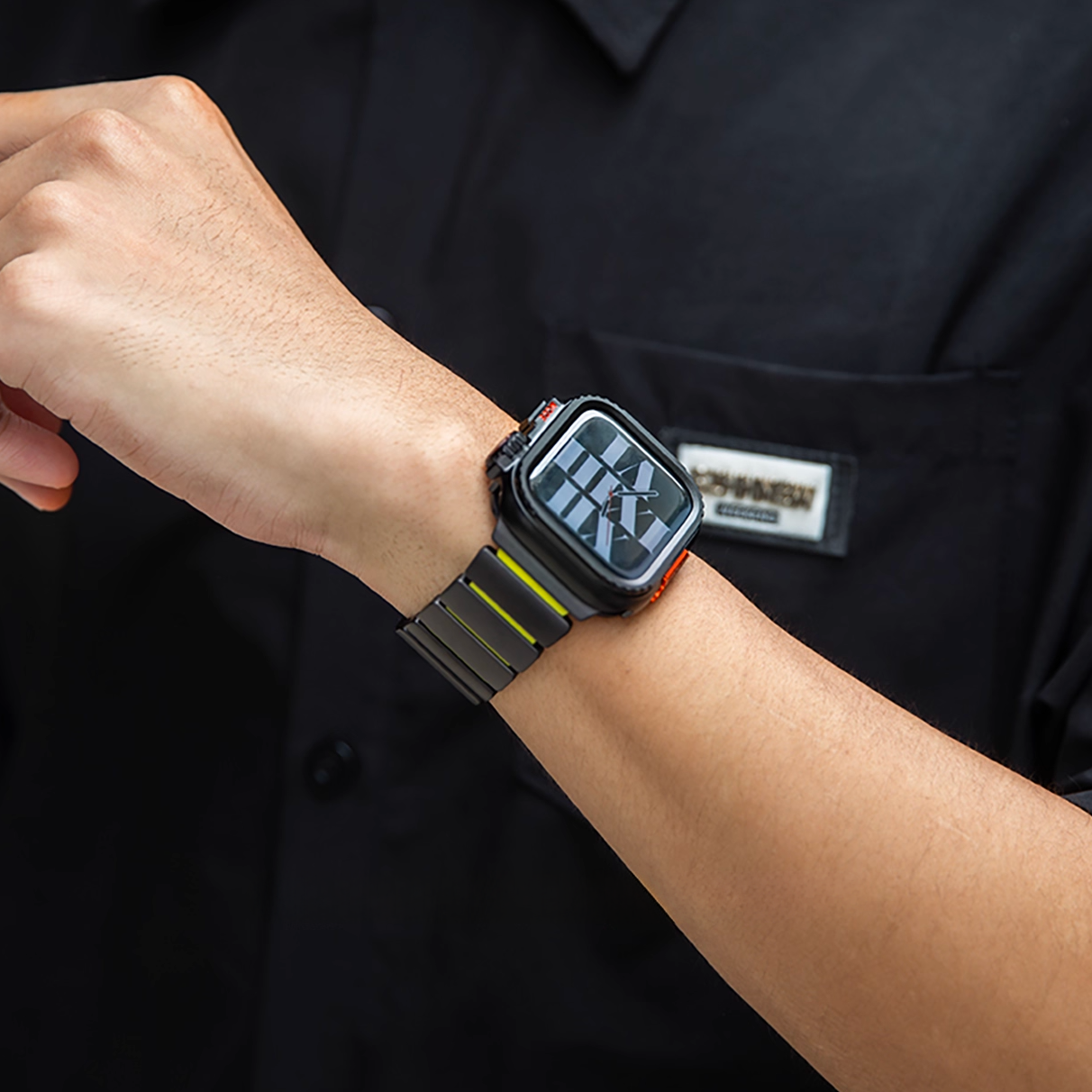 【新感覚デザイン】ツイストラバーチタンバンド【アップルウォッチ】