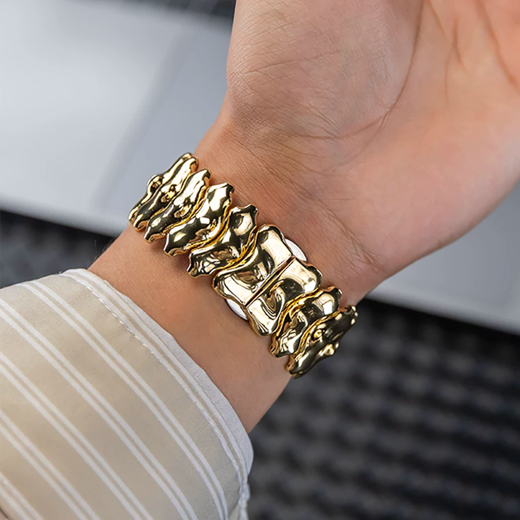 【新感覚デザイン】ウェーブスパインメタルバンド【アップルウォッチ】