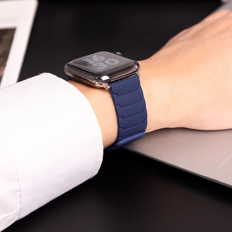 [Easy to attach with magnets] Link Pattern Magnetic Band [Apple Watch]