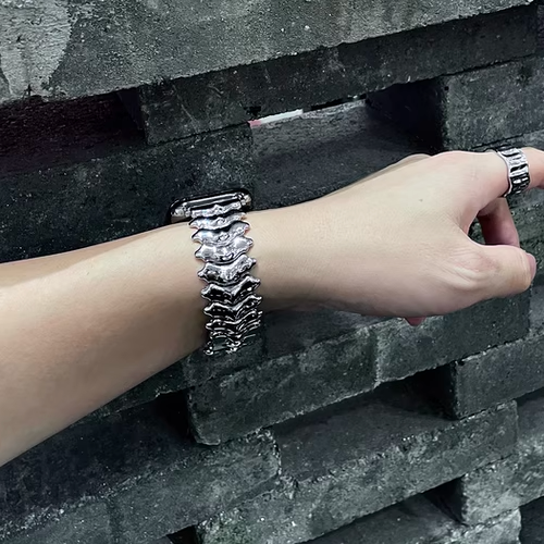 【新感覚デザイン】ウェーブスパインメタルバンド【アップルウォッチ】