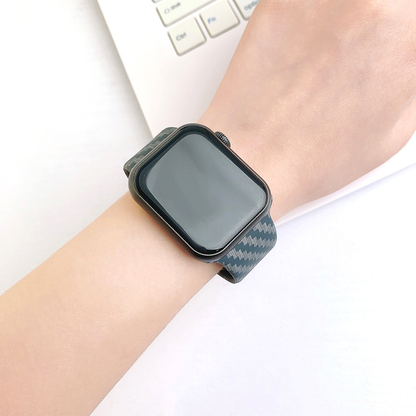【上質スポーティー】カーボンパターンシリコンバンド【アップルウォッチ】