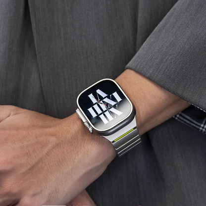 【新感覚デザイン】ツイストラバーチタンバンド【アップルウォッチ】