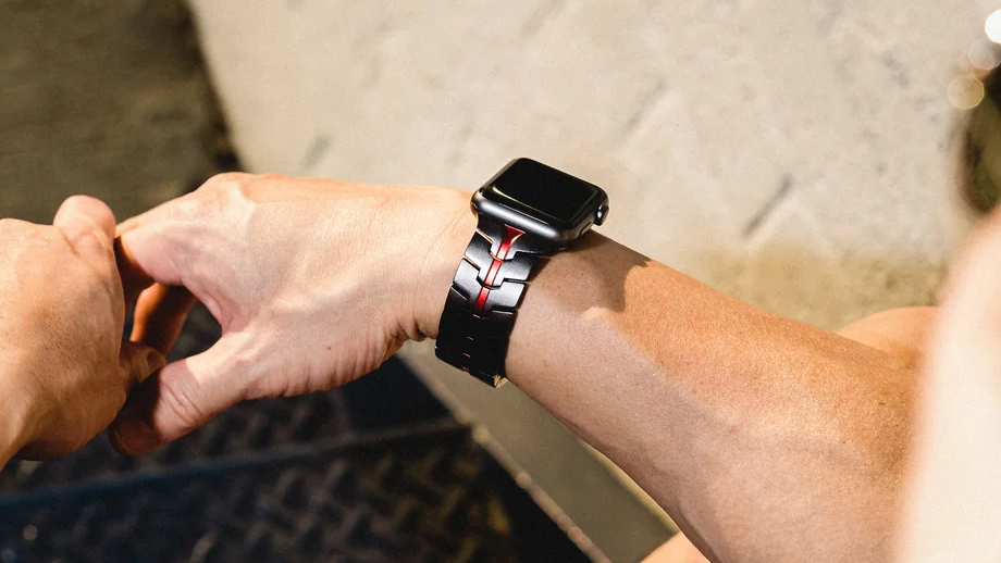JUUKがつくる、
Apple Watchのための上質なバンド